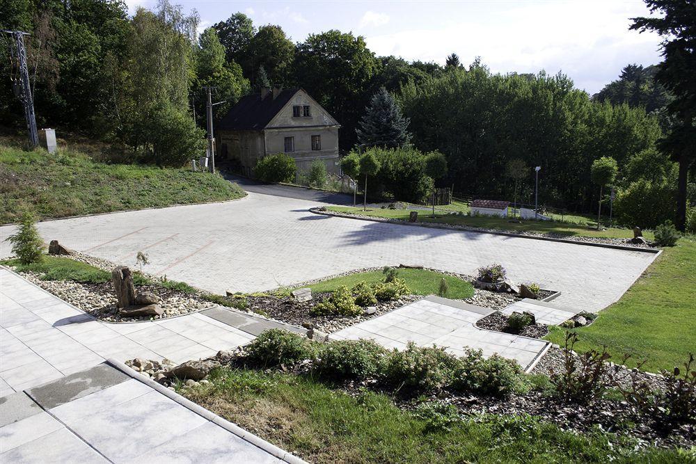Pytloun Wellness Hotel Hasistejn Místo 外观 照片