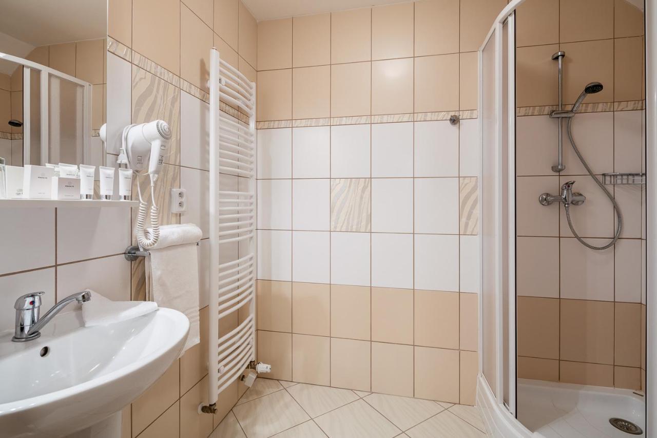 Pytloun Wellness Hotel Hasistejn Místo 外观 照片